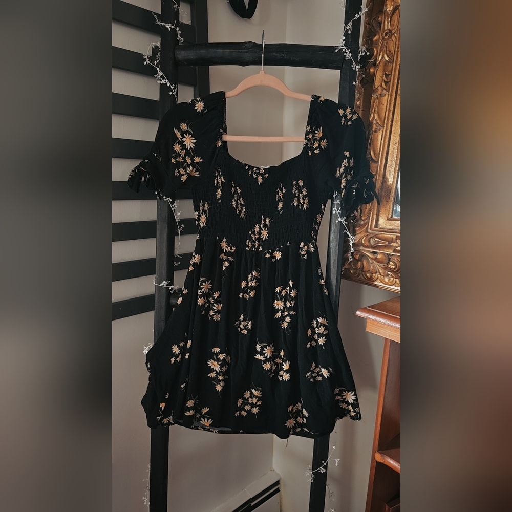 American Eagle Outfitters Black Floral Off The Shoulders Dress
